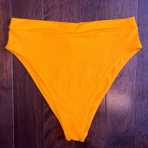 L*Space Ribbed Frenchi Bikini Bottom in Mango XL - Picture 5 of 8